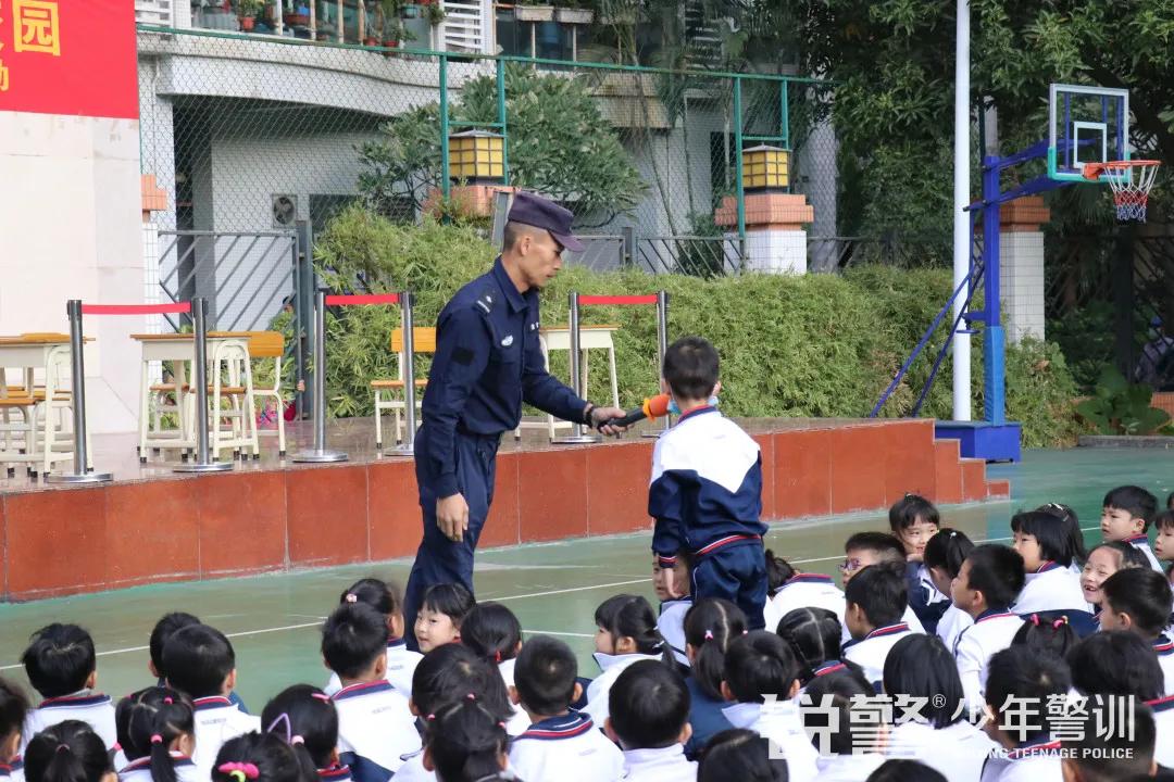 銳警少(shǎo)年(nián)警訓：海(hǎi)珠區(qū)昌崗中路(lù)小(xiǎo)學防恐防暴安全教育活動