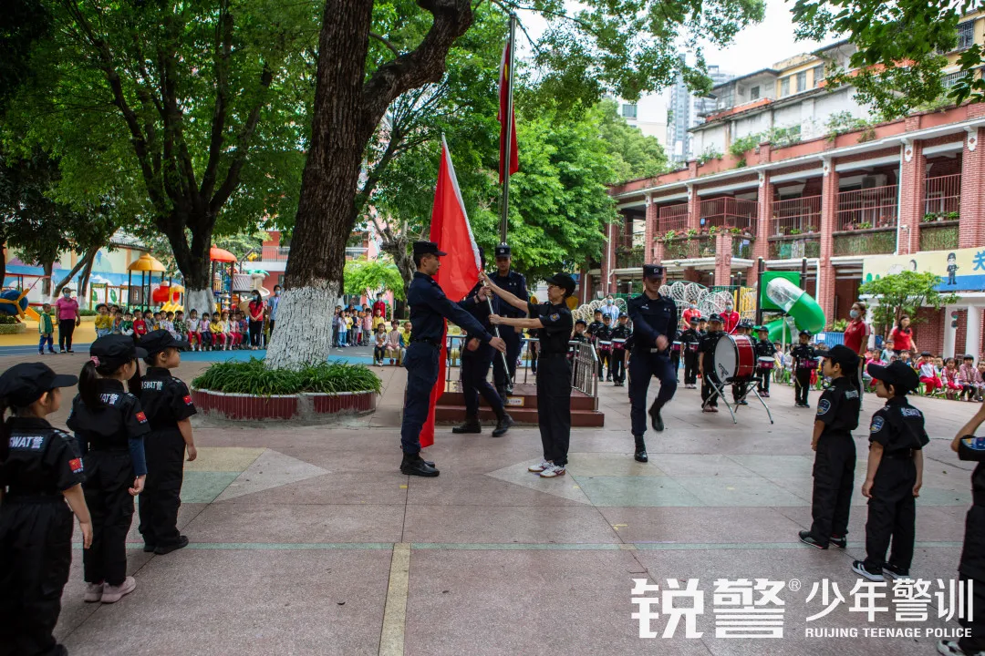 廣州市(shì)公安局機(jī)關幼兒(ér)園“小(xiǎo)特警”警訓素質拓展活動