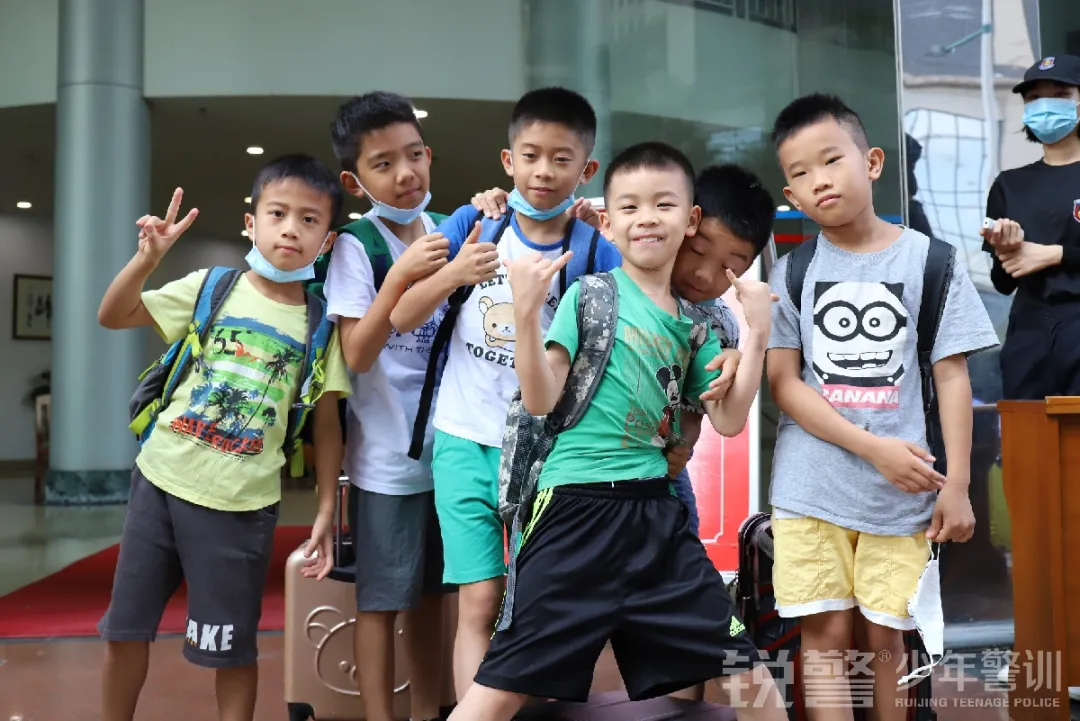 銳警少(shǎo)年(nián)警訓夏令營：揚帆起航，這(zhè)是(shì)一(yī)個(gè)嶄新的(de)開(kāi)始