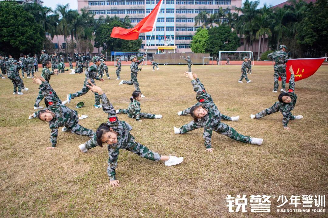 軍事(shì)素質拓展：一(yī)身(shēn)戎裝，乘風(fēng)破浪