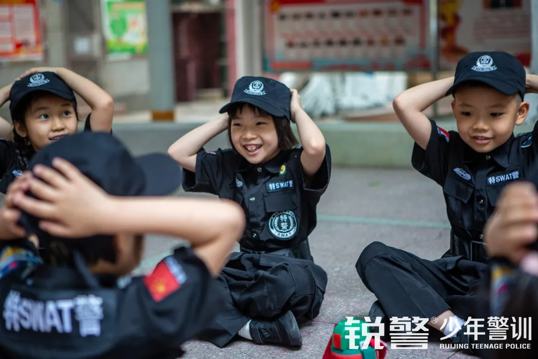廣州市(shì)公安局機(jī)關幼兒(ér)園“小(xiǎo)特警”警訓素質拓展活動