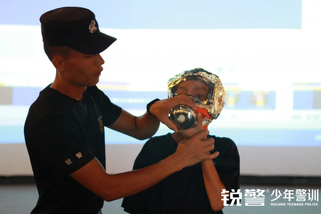 銳警少(shǎo)年(nián)警訓夏令營：雛鷹新飛(fēi)，溫室小(xiǎo)花(huā)蛻變之旅，成長(cháng)的(de)力量