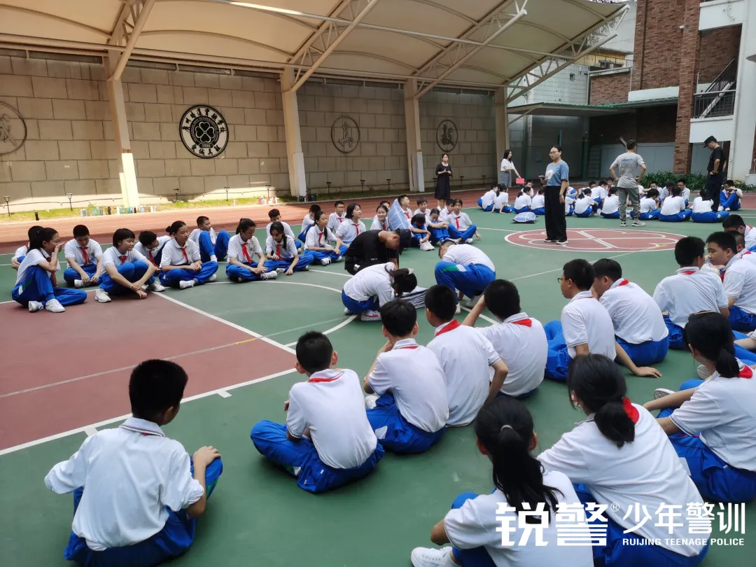 銳警少(shǎo)年(nián)警訓：勇往直前，開(kāi)啓廣州培道(dào)實驗學校(xiào)新篇章(zhāng)