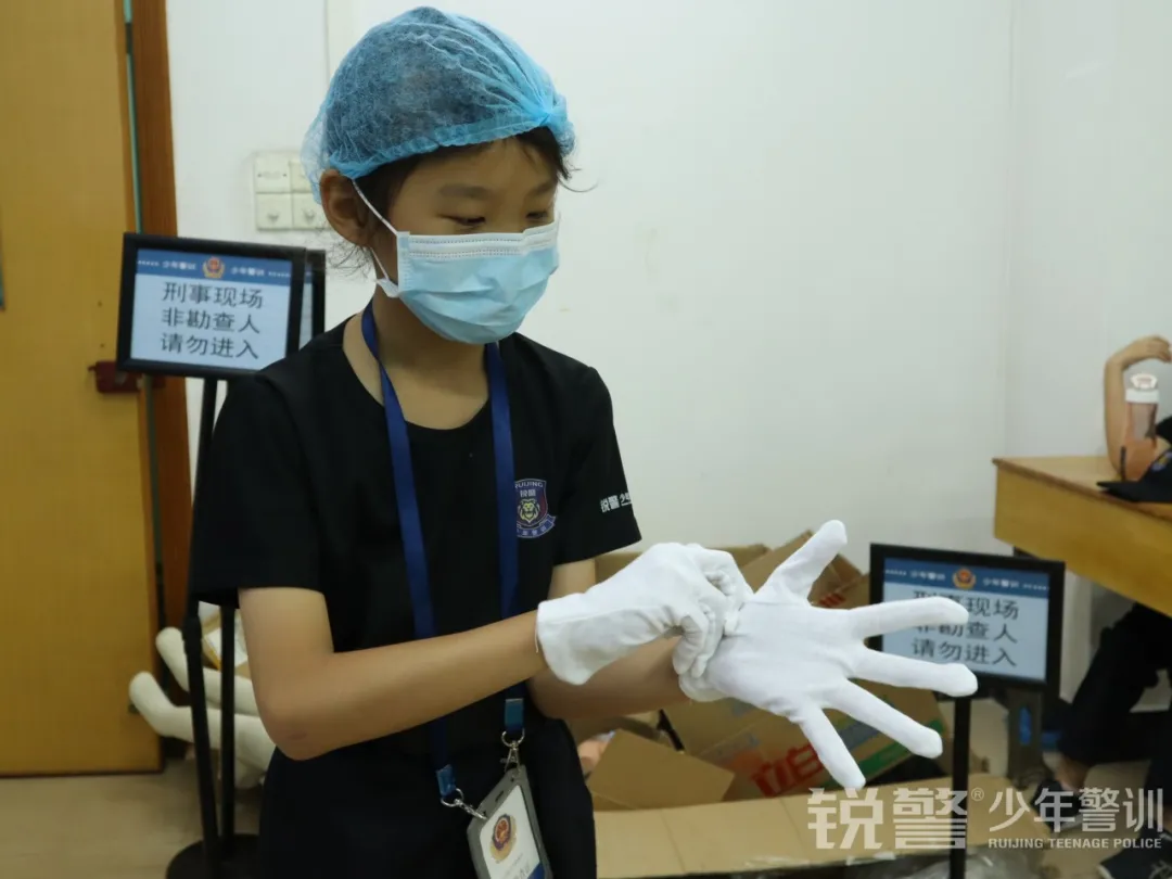 銳警少(shǎo)年(nián)警訓夏令營：雛鷹新飛(fēi)，溫室小(xiǎo)花(huā)蛻變之旅，成長(cháng)的(de)力量