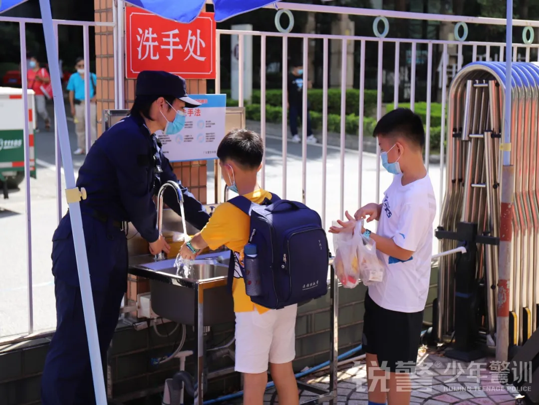 廣東(dōng)警官學院少(shǎo)年(nián)警訓提前營開(kāi)營：逆風(fēng)成長(cháng) 乘風(fēng)破浪