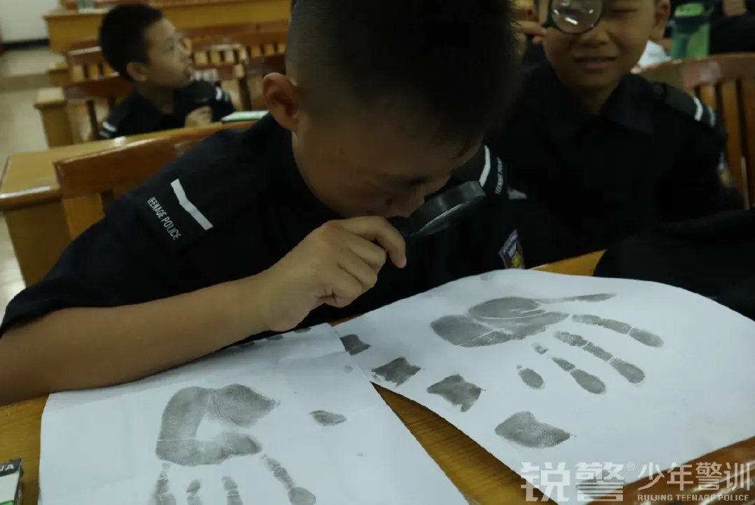 銳警少(shǎo)年(nián)警訓夏令營：雛鷹新飛(fēi)，溫室小(xiǎo)花(huā)蛻變之旅，成長(cháng)的(de)力量