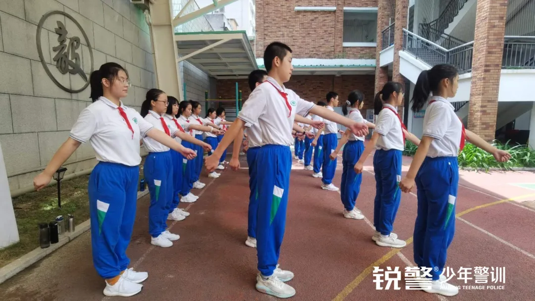 銳警少(shǎo)年(nián)警訓：勇往直前，開(kāi)啓廣州培道(dào)實驗學校(xiào)新篇章(zhāng)