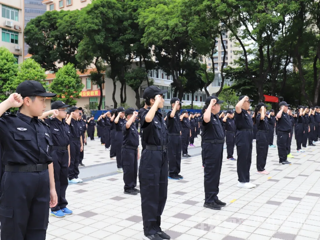 銳警少(shǎo)年(nián)警訓夏令營：揚帆起航，這(zhè)是(shì)一(yī)個(gè)嶄新的(de)開(kāi)始